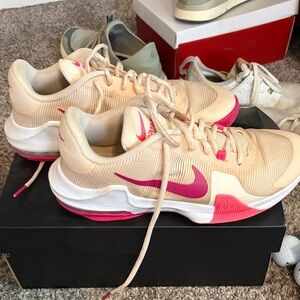 Nike Womens basketball shoes